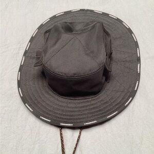 Converse counter climate black bucket hat, size M/L